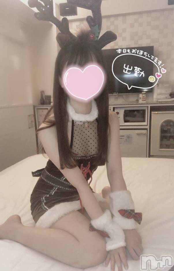 新潟手コキsleepy girl(スリーピーガール)なぎちゃん(22)の2024年12月23日写メブログ「実は見ちゃってます‥」