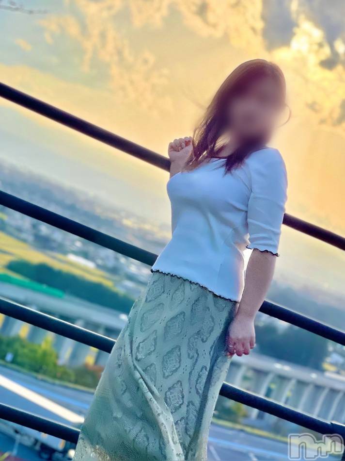 佐久発デリヘル(キラメキ~スパークル~)の2021年10月30日お店速報「本日紐パンデー？巨乳りなさん出勤♪スタート予約可能です」