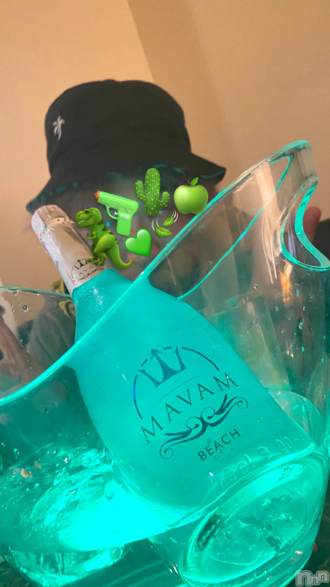 Įʥå륺СL'asile(饸) 2022ǯ417̥֥֤ǤȤ🦖🔫💚