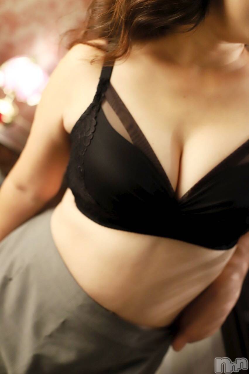 片瀬(かたせ)奥様