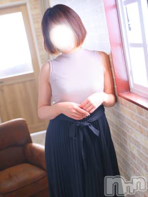 みな(41) 身長160cm、スリーサイズB84(C).W57.H85。松本発人妻デリヘル 松本人妻隊(マツモトヒトヅマタイ)在籍。
