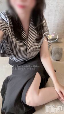 新潟人妻デリヘル 新潟の可憐な妻たち～秘密の逢瀬～(ニイガタノカレンナツマタチ～ヒミツノオウセ～) 由良 泉(32)の7月11日写メブログ「事務所待機のスリッパ先輩と🩴」
