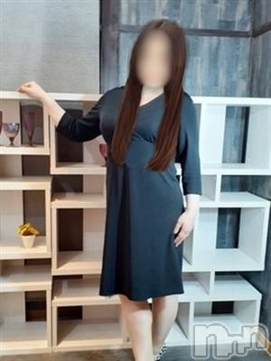 ももこスリー(40) 身長158cm、スリーサイズB95(F).W70.H90。諏訪デリヘル スリー＆T-girl 諏訪(スリー＆ティーガール スワ)在籍。