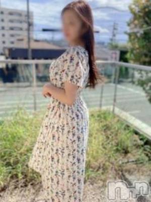 りお(30) 身長164cm、スリーサイズB86(E).W58.H84。上越デリヘル HONEY在籍。