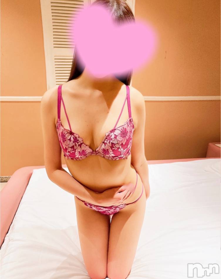 新潟デリヘル(アンフィール)の2022年5月25日お店速報「【激アツ🔥🔥】激アツ！！人気絶頂のすずちゃんに空き枠アリ！？」