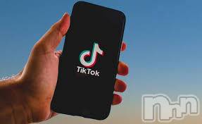 新潟デリヘル(アンフィール)の2025年3月19日お店速報「TIKTOKで出てきたことアリ★人気黒GALに奇跡の空きが！」