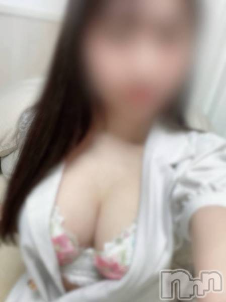 新潟手コキ(アロファン)の2024年9月29日お店速報「Gカップの爆乳美女！！人気になり過ぎる前に お急ぎください！！」
