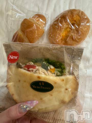 新潟デリヘル奥様特急 新潟店(オクサマトッキュウニイガタテン) うるみ(34)の5月25日写メブログ「上手く食べれる？」