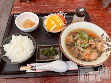 新潟デリヘル奥様特急 新潟店(オクサマトッキュウニイガタテン)うるみ(34)の2022年5月2日写メブログ「らんち」