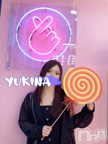 長岡デリヘルROOKIE(ルーキー)ゆきな☆極上美ボディ(23)の2023年11月18日写メブログ「🍭触れた肩の体温や香りやキスの甘みや🍭」