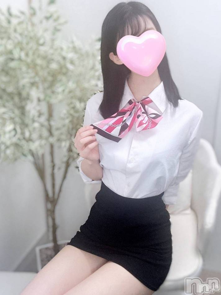 新潟デリヘル(オフィスアムール)の2025年9月17日お店速報「★F乳プレミア美女【ふたば©】期間限定復活★推しは推せるときに☆彡」