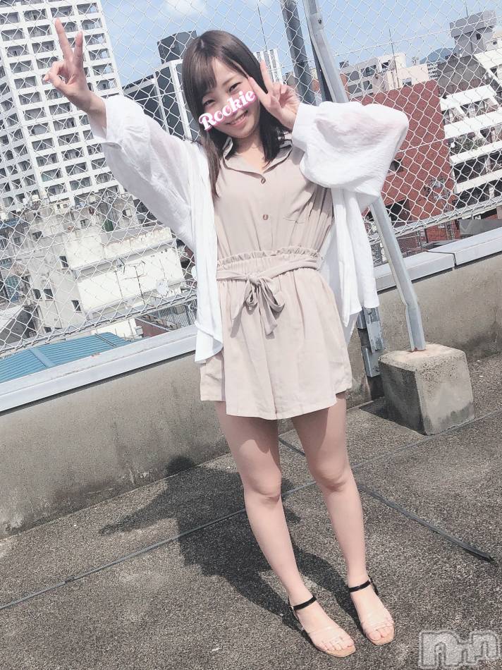 長岡デリヘル(ルーキー)の2020年10月17日お店速報「キスが大好き！！話題のTikTok美女『せなちゃん』最短16時半から！！」