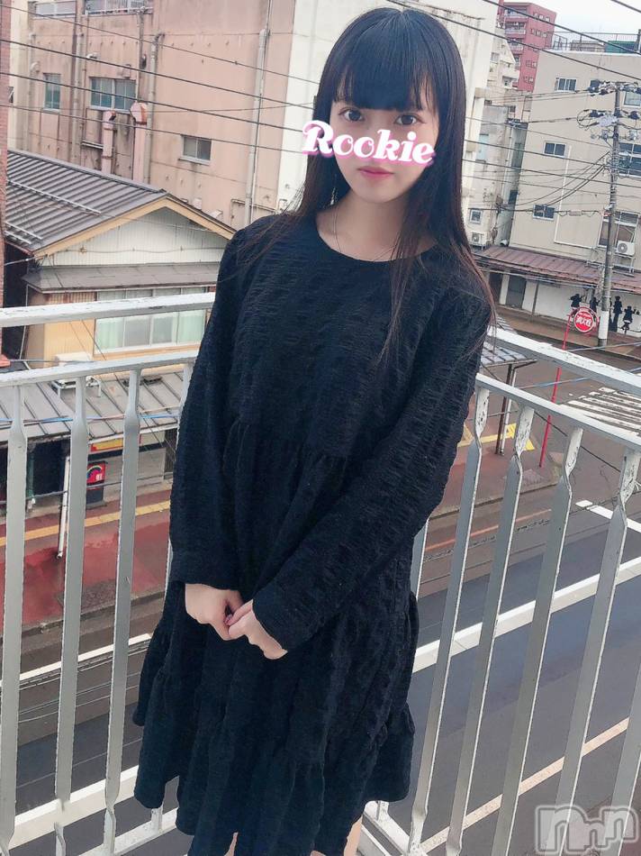 長岡デリヘル(ルーキー)の2020年11月17日お店速報「超絶黒髪美少女18歳『なほみちゃん』期間限定出勤中！！今すぐご案内❤️」