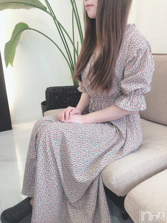 長岡デリヘル(ルーキー)の2020年8月14日お店速報「只今面接中！！現役大学生『ゆあちゃん』罪深き可愛さ15時から御案内可能」