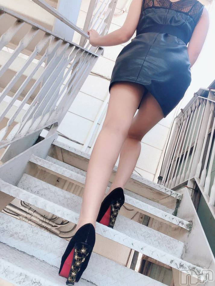 長岡デリヘル(ルーキー)の2020年8月19日お店速報「美乳で美脚！！清楚ギャル系『ゆりちゃん』今すぐご案内可能です！！」