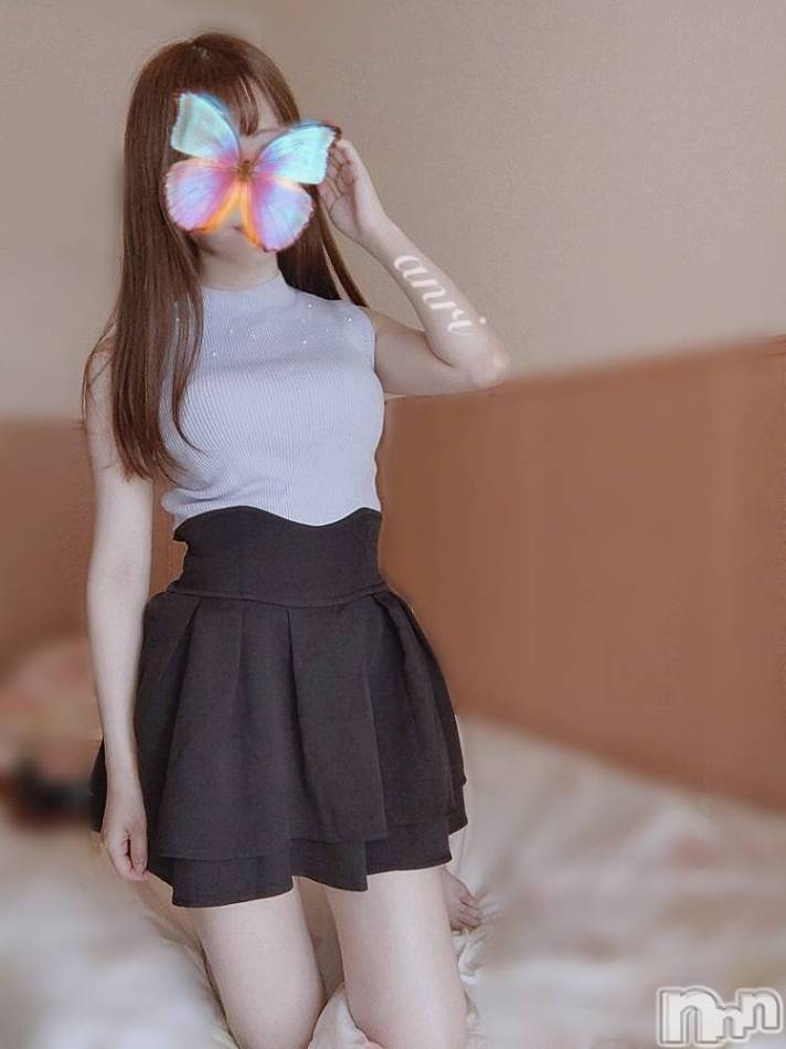 長岡デリヘル(ルーキー)の2020年8月20日お店速報「西野七瀬似のＧカップ巨乳美女『あんりちゃん』今すぐご案内可能です！！」