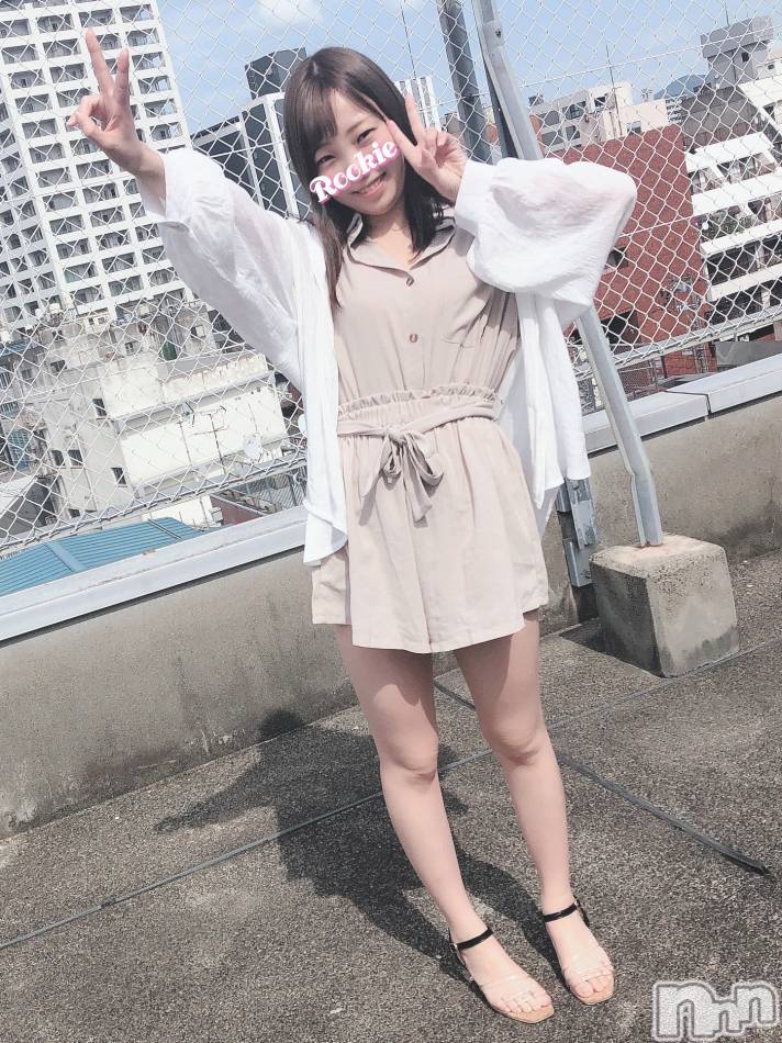 長岡デリヘル(ルーキー)の2020年10月18日お店速報「キスが大好き！！話題のTikTok美女『せなちゃん』今スグ御案内可能！！」