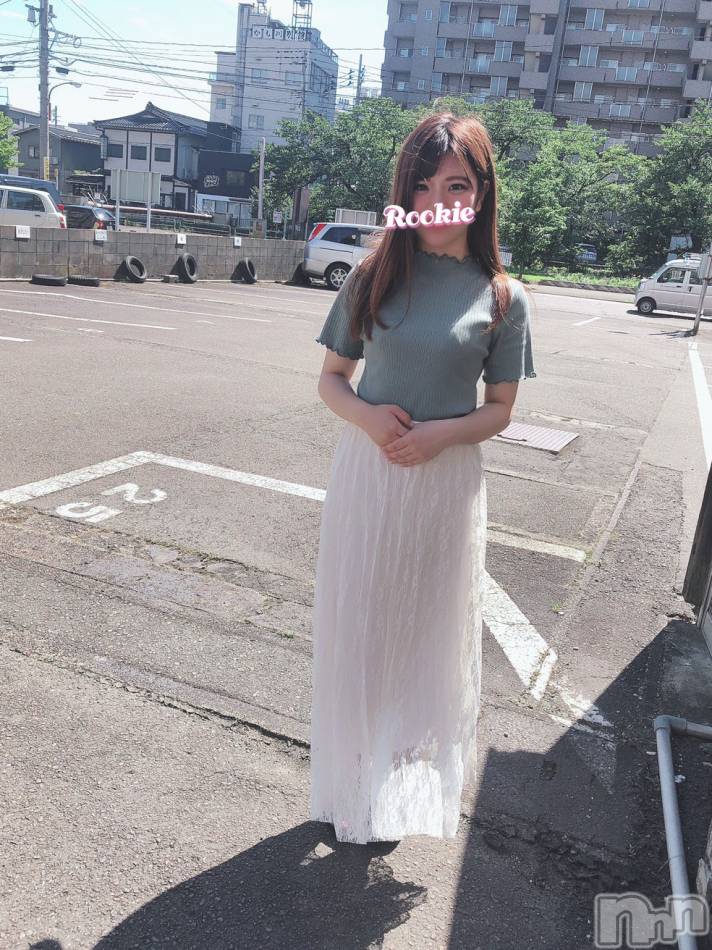 長岡デリヘル(ルーキー)の2020年10月27日お店速報「本日総勢14名の激カワ女の子が出勤！！現役大学生美容師歯科衛生士」