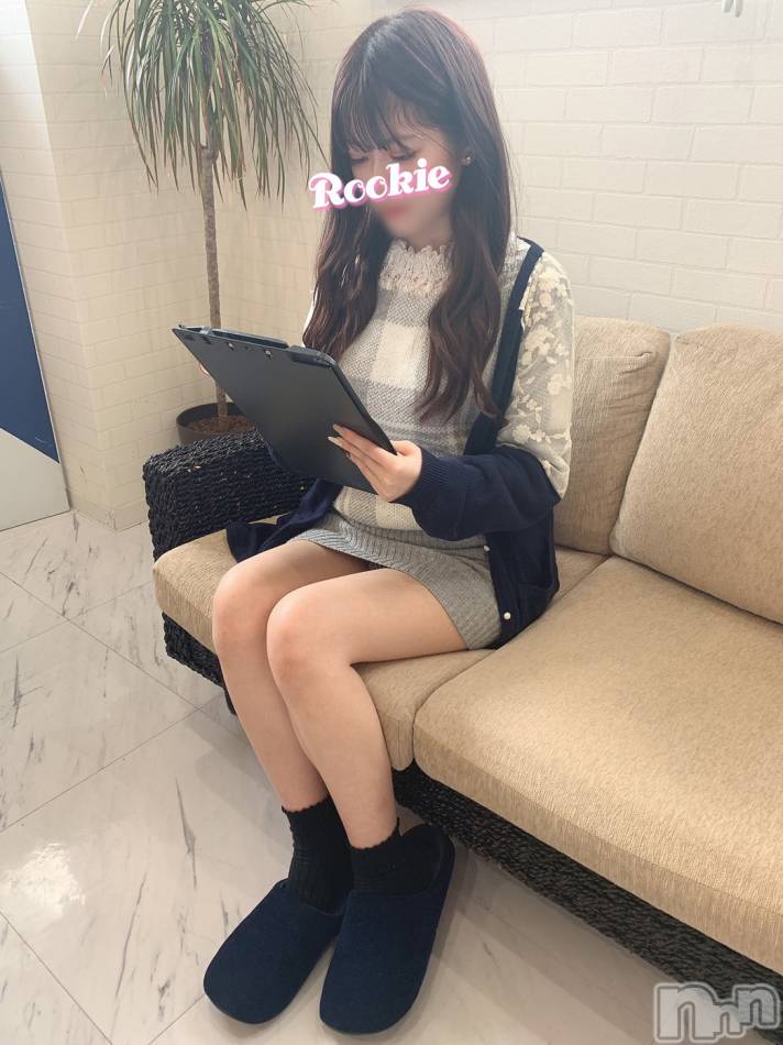 長岡デリヘル(ルーキー)の2021年4月19日お店速報「【新人速報】経験極浅！メンエス出身ドM美女！ズブ濡れ敏感『なるちゃん』」