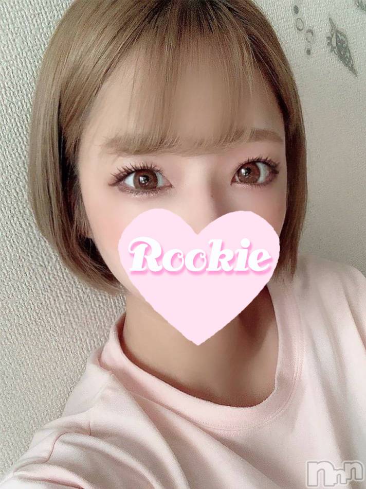 長岡デリヘル(ルーキー)の2021年8月22日お店速報「【新人速報！】ショートヘアが超似合う美人美容師『かなでちゃん』初出勤！！」