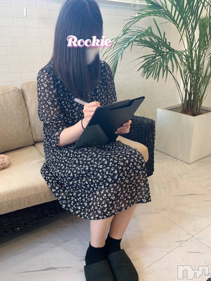 長岡デリヘル(ルーキー)の2021年9月25日お店速報「【新人2名入店！】業界デビュー間もない素人大学生『あかねちゃん』初出勤！」