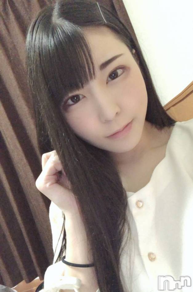 長岡デリヘル(ルーキー)の2021年12月28日お店速報「【必見】あの噂の完売嬢『きりのちゃん』本日僅かに予約可能枠ございます」