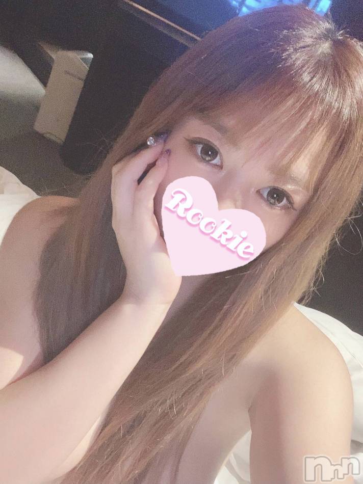 長岡デリヘル(ルーキー)の2022年8月29日お店速報「【人気急上昇】天然Gカップ美巨乳『まりなちゃん』空き枠発生中です」