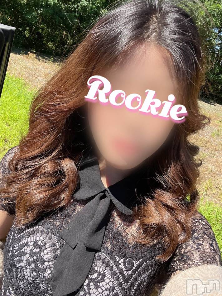 長岡デリヘル(ルーキー)の2022年9月11日お店速報「地元新潟×スレンダーFカップ美女 『ほのかちゃん』ご予約受付中」