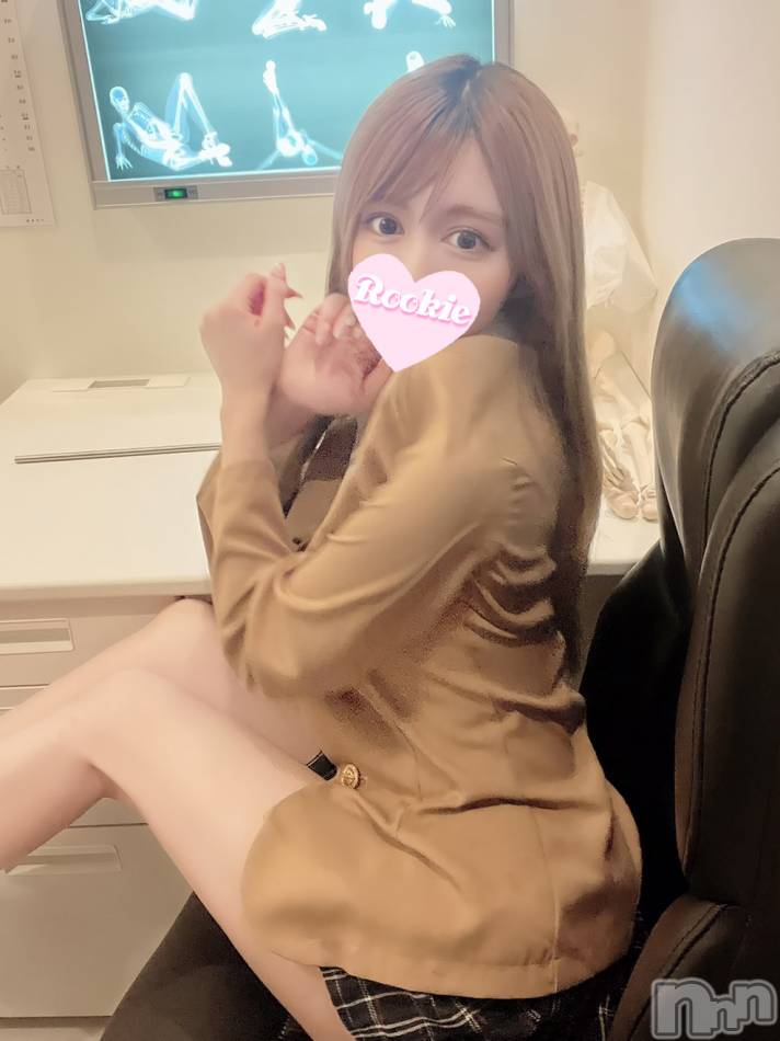 長岡デリヘル(ルーキー)の2022年9月16日お店速報「【当店オススメ】現役生保レディ『みなみちゃん』出勤です」