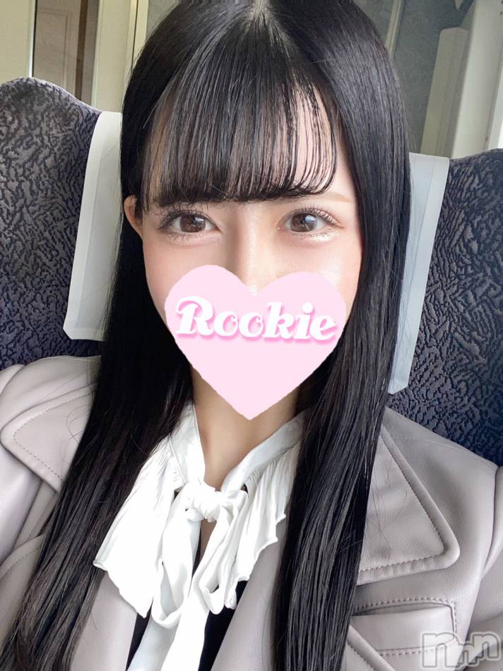 長岡デリヘル(ルーキー)の2022年12月15日お店速報「完全モデル級の美スタイル『しゅなちゃん』本日待望の出勤です」