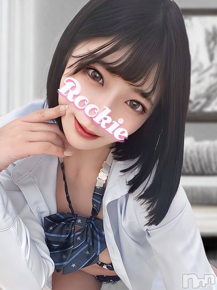 長岡デリヘル(ルーキー)の2023年12月18日お店速報「いちゃいちゃ＆接吻好き黒髪ショートのスレンダー美女『れいあちゃん』」