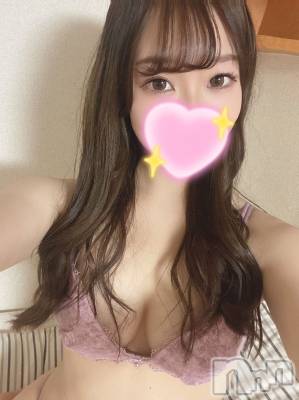 みらん☆神対応いちゃいちゃMAX(20) 身長155cm、スリーサイズB86(E).W56.H87。松本発デリヘル Revolution在籍。