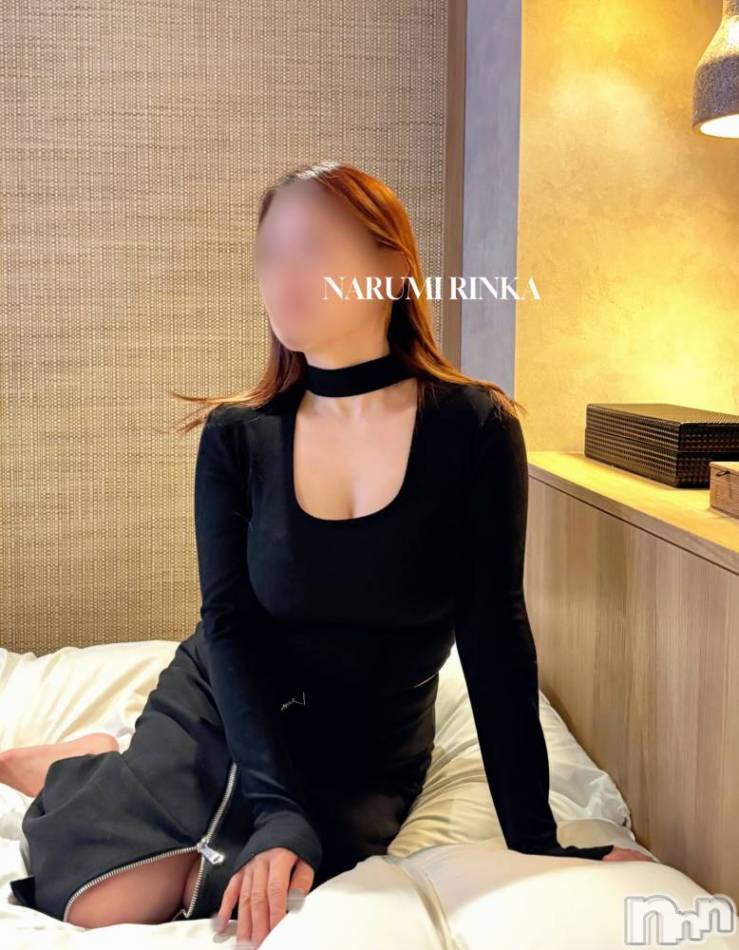 新潟デリヘル(ニイガタノカレンナツマタチ～ヒミツノオウセ～)の2026年4月11日お店速報「【飛び込み出勤】大人の色気漂う成海さん20:30～ご案内可能です！」