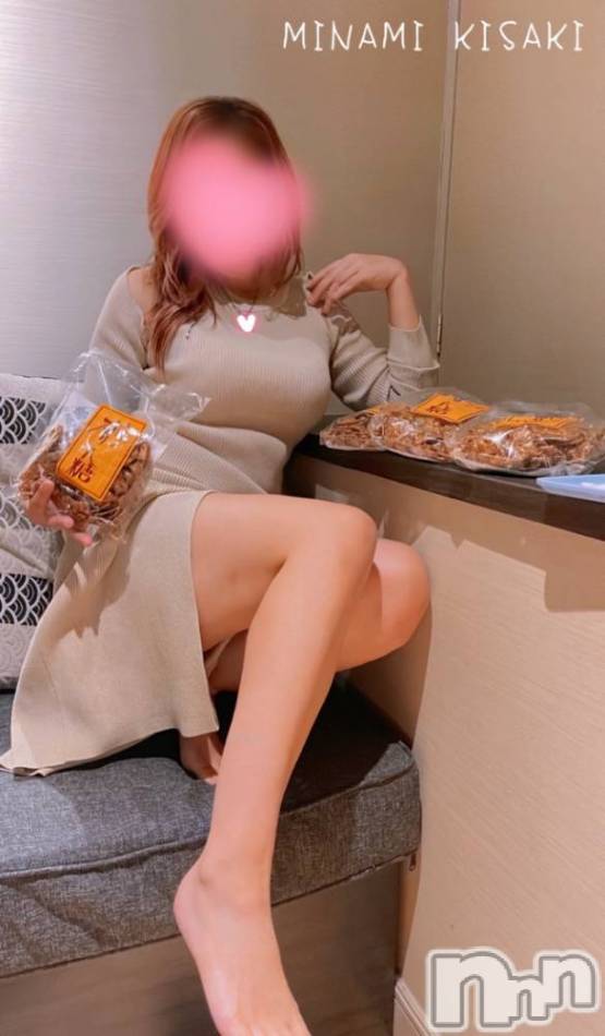 新潟人妻デリヘル(ニイガタノカレンナツマタチ～ヒミツノオウセ～)の2023年10月19日お店速報「【15時15分～激推しのレジェンド🌟】心も溶かす妖艶な奥様」