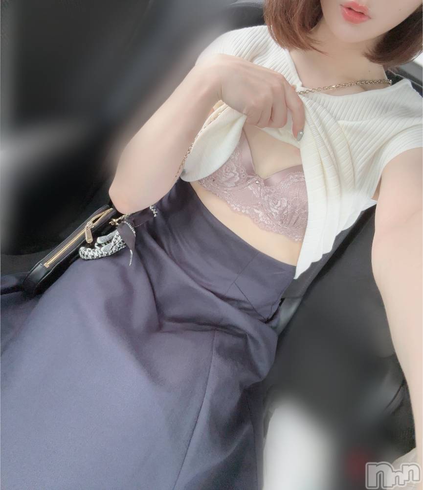 長岡人妻デリヘル長岡人妻市(ナガオカヒトヅマイチ) もか★天使のかわいさ★(30)の6月24日写メブログ「信号待ちの」