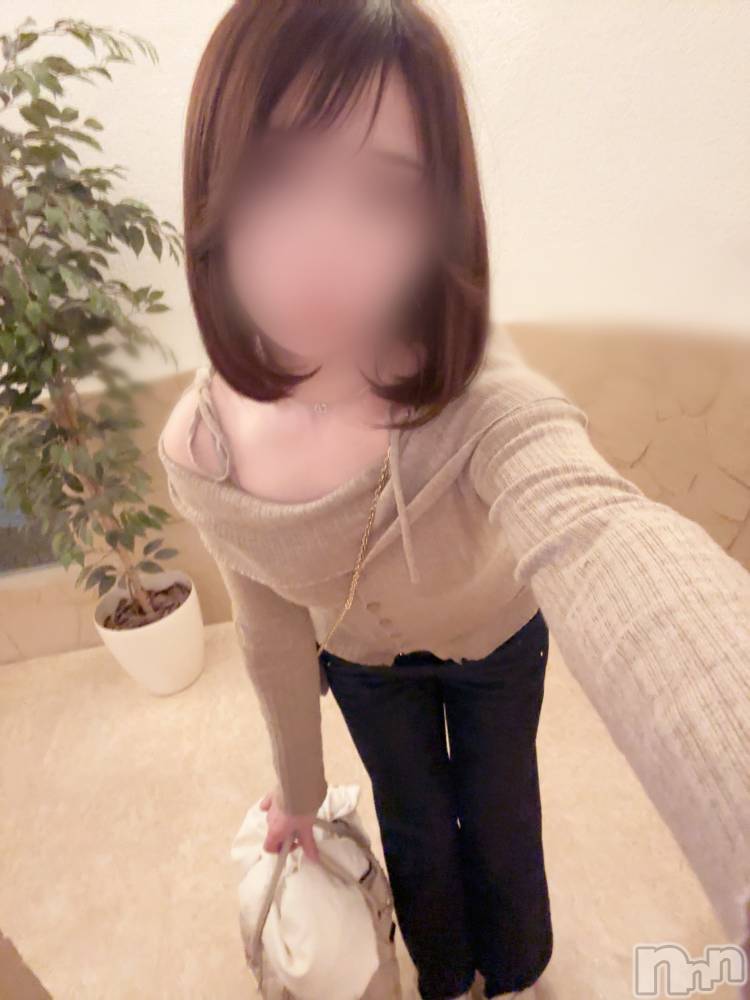 長岡人妻デリヘル長岡人妻市(ナガオカヒトヅマイチ) もか★天使のかわいさ★(30)の4月28日写メブログ「夜も」