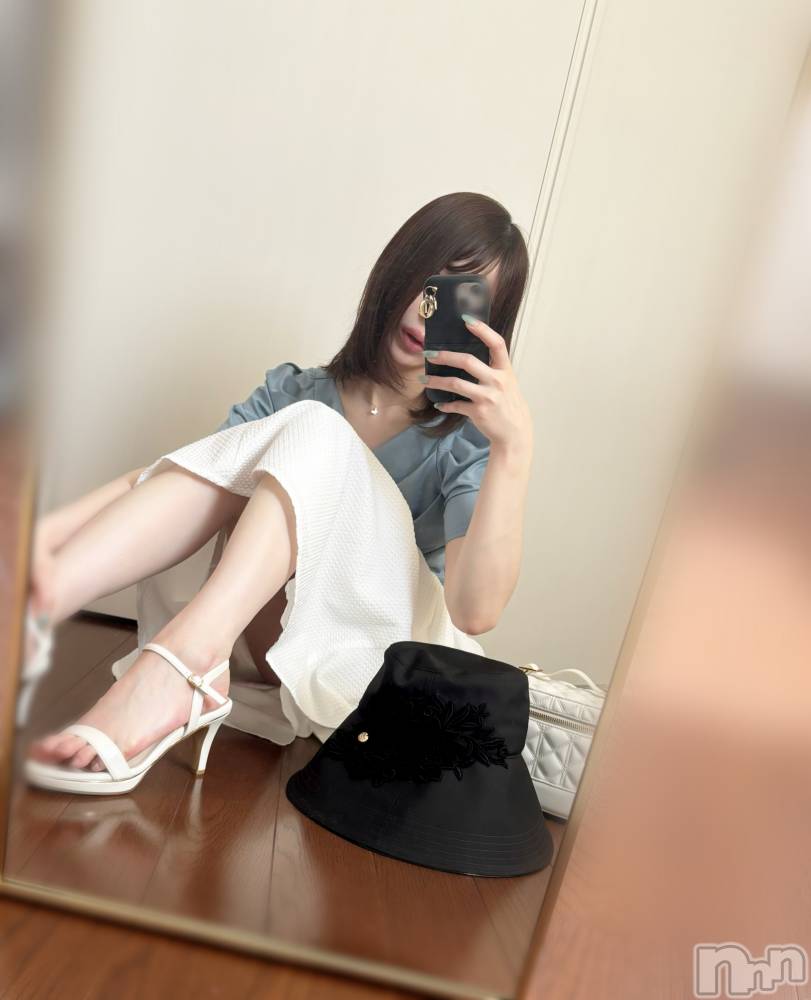長岡人妻デリヘル長岡人妻市(ナガオカヒトヅマイチ) もか★天使のかわいさ★(30)の6月24日写メブログ「どっちでしょう？」
