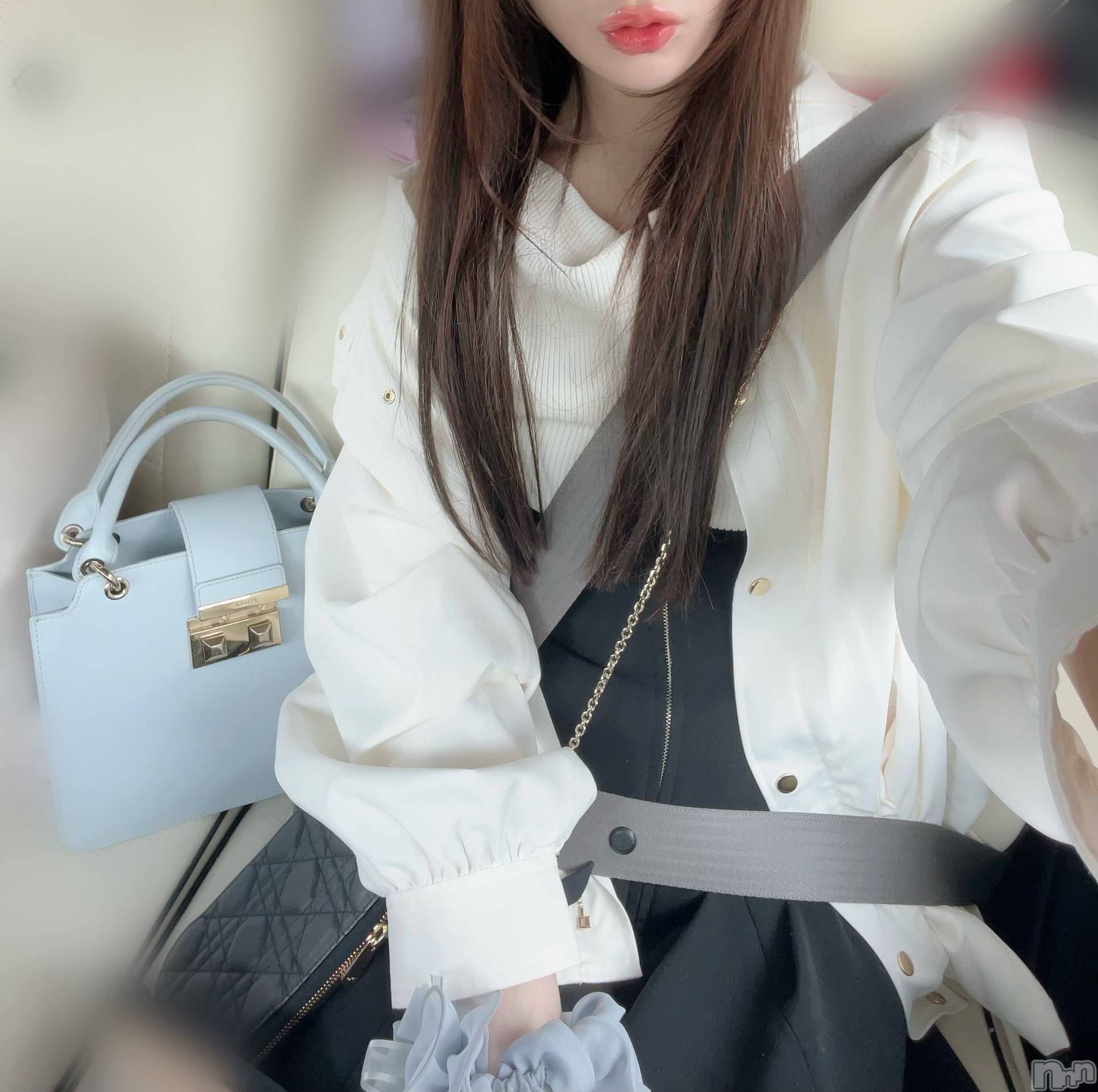 長岡デリヘル長岡人妻市(ナガオカヒトヅマイチ)もか★天使のかわいさ★(30)の2024年4月16日写メブログ「運転中」