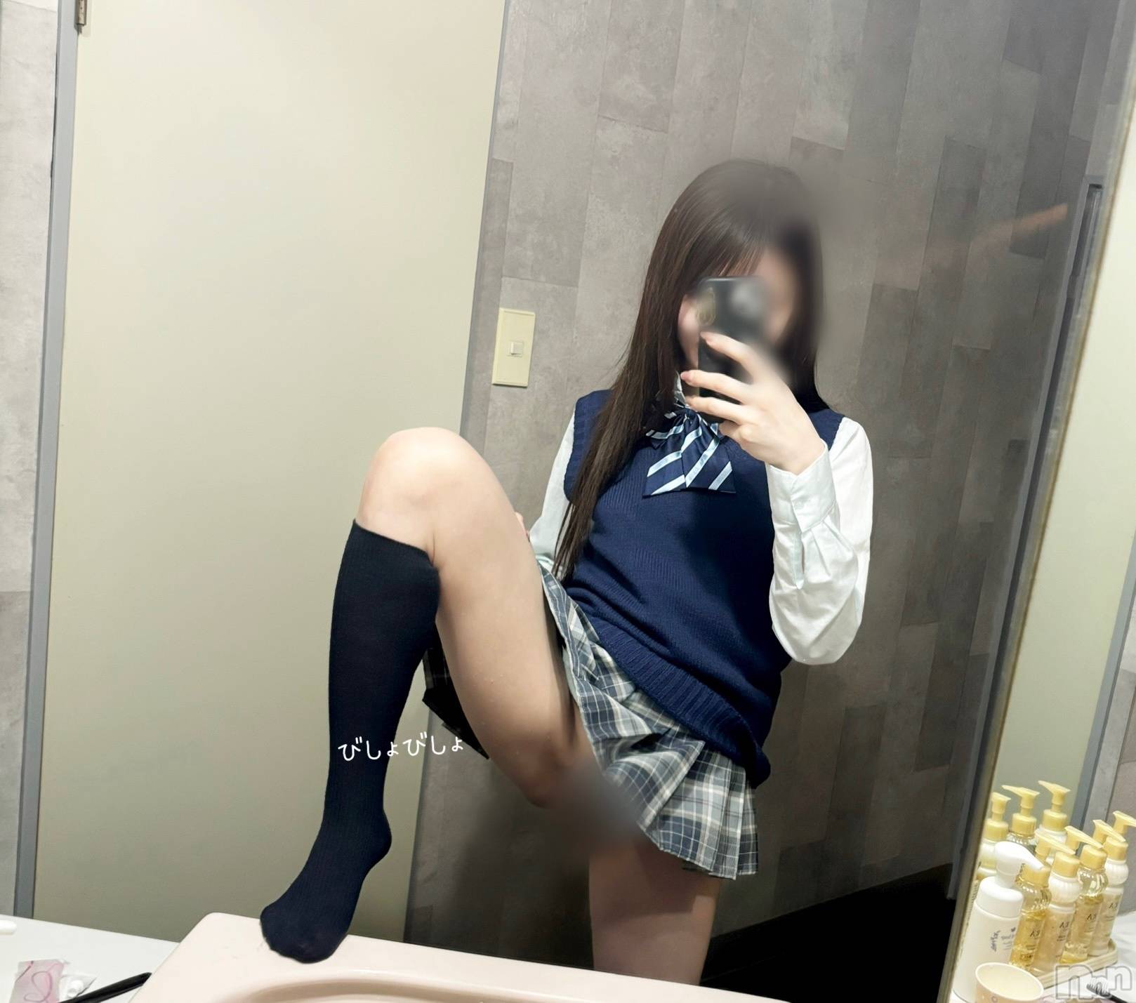 長岡デリヘル長岡人妻市(ナガオカヒトヅマイチ)もか★天使のかわいさ★(30)の2025年4月23日写メブログ「よく見て脚に...🐳」