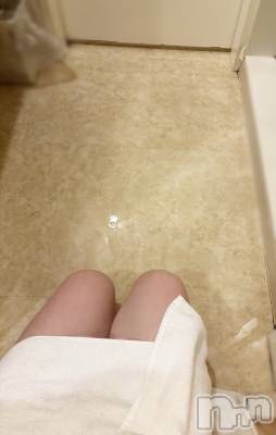 長岡デリヘル 長岡人妻市(ナガオカヒトヅマイチ) もか★天使のかわいさ★(30)の4月13日写メブログ「鏡の前で...🐳」