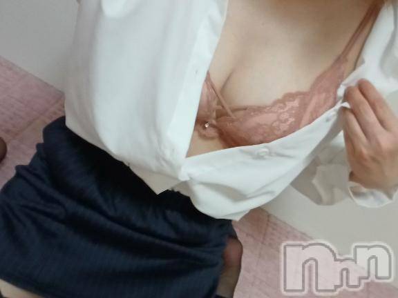 新潟人妻デリヘル人妻不倫処　桃屋　新潟店(ヒトヅマフリンドコロモモヤ) しずく・清純派愛嬌◎(43)の4月25日写メブログ「週末ですね🩷」