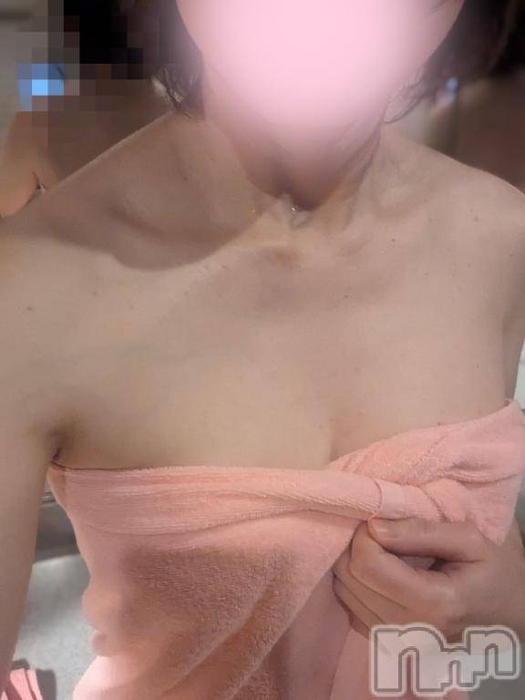 新潟人妻デリヘル人妻不倫処　桃屋　新潟店(ヒトヅマフリンドコロモモヤ)しずく・清純派愛嬌◎(43)の2025年1月16日写メブログ「🩷びくん🩷びくん🩷」