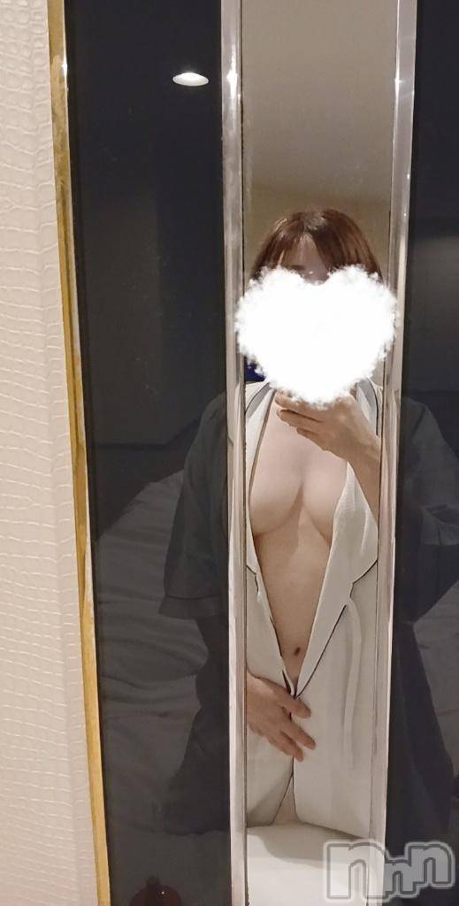 新潟人妻デリヘル人妻不倫処　桃屋　新潟店(ヒトヅマフリンドコロモモヤ)しずく・清純派愛嬌◎(43)の2025年9月22日写メブログ「毛布がそろそろ🩷」