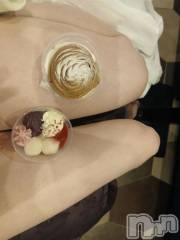 新潟デリヘル人妻不倫処　桃屋　新潟店(ヒトヅマフリンドコロモモヤ) しずく・清純派愛嬌◎(43)の1月11日写メブログ「甘いのとわたしどっち食べる～？🩷」