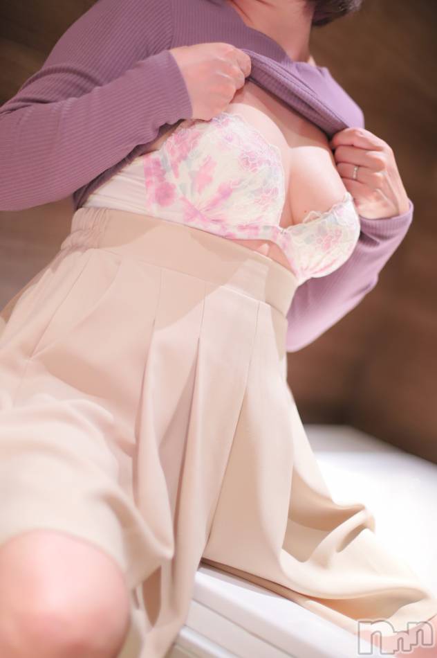 上田発デリヘル(マシェリ)の2022年12月13日お店速報「12月ご新規様優待キャンペーン気になるあの子はご希望日をリクエスト」