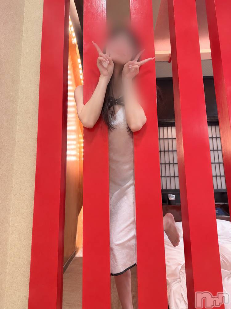 三条デリヘル人妻じゅんちゃん-出稼ぎ0！地元の奥様専門-(ヒトヅマジュンチャン) 椿 りな☆圧巻の美人妻(35)の10月9日写メブログ「#華金♡」