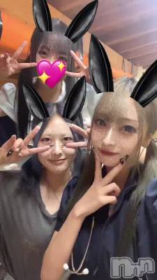 👧🏻💗