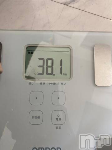 長岡デリヘル純・無垢(ジュンムク) かなめ☆(21)の9月3日写メブログ「体重計を見つけたので計ってみた」