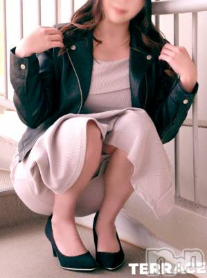 ひな◆地元新潟清楚Fカップ美女(24) 身長162cm、スリーサイズB90(E).W56.H85。長岡デリヘル TERRACE(テラス)在籍。