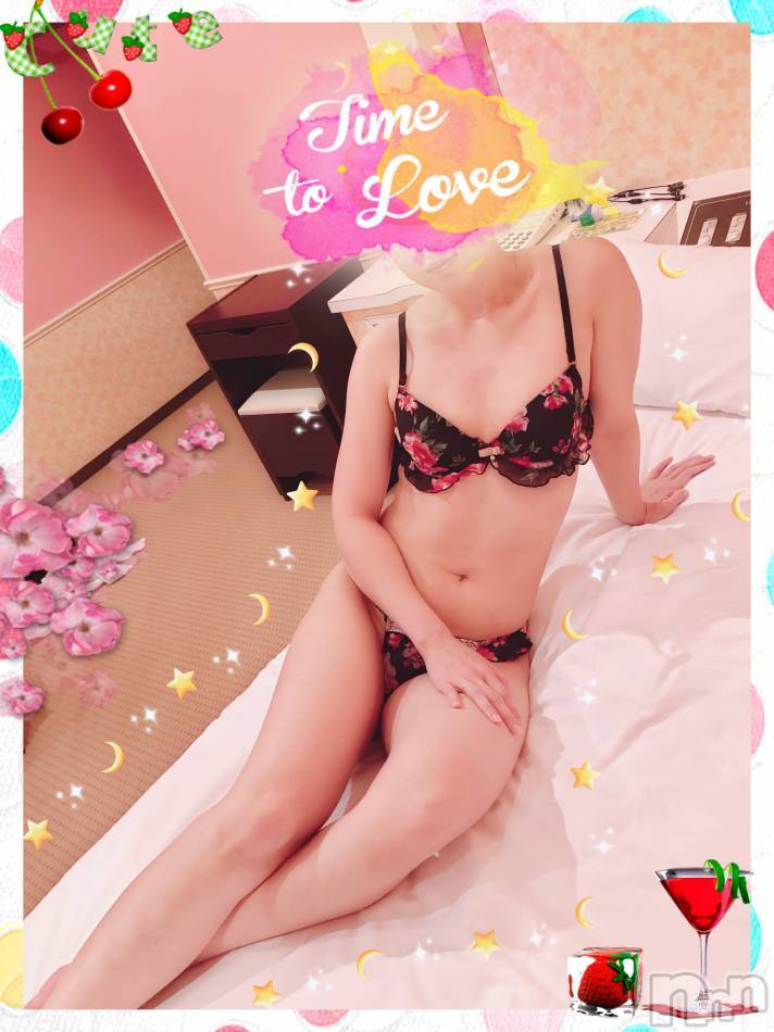 三条デリヘル(ヒトヅマジュンチャン)の2019年8月13日お店速報「連休こそ！不倫気分♪」